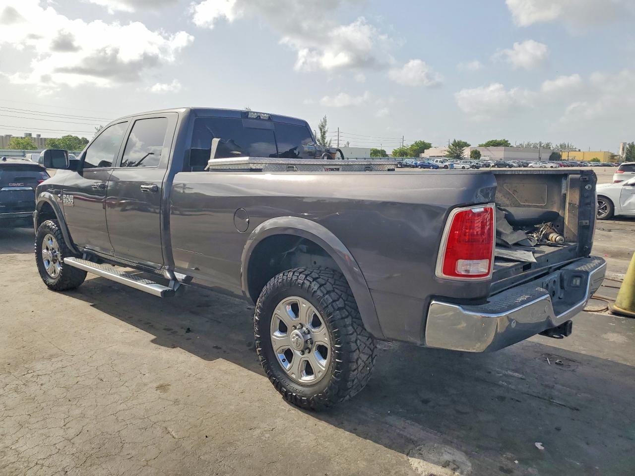 2018 Ram 3500 Laramie - Фото 2
