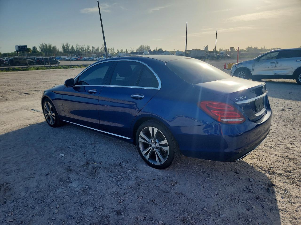 2017 Mercedes-Benz C 300 - Фото 2