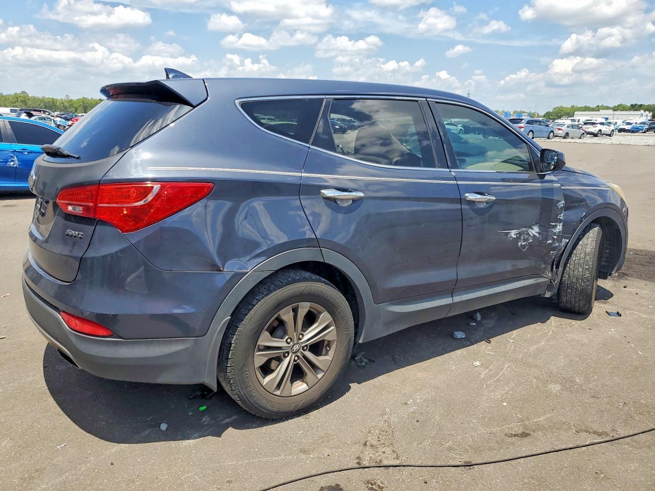 2014 Hyundai Santa Fe Sport 2.4L - Image 3