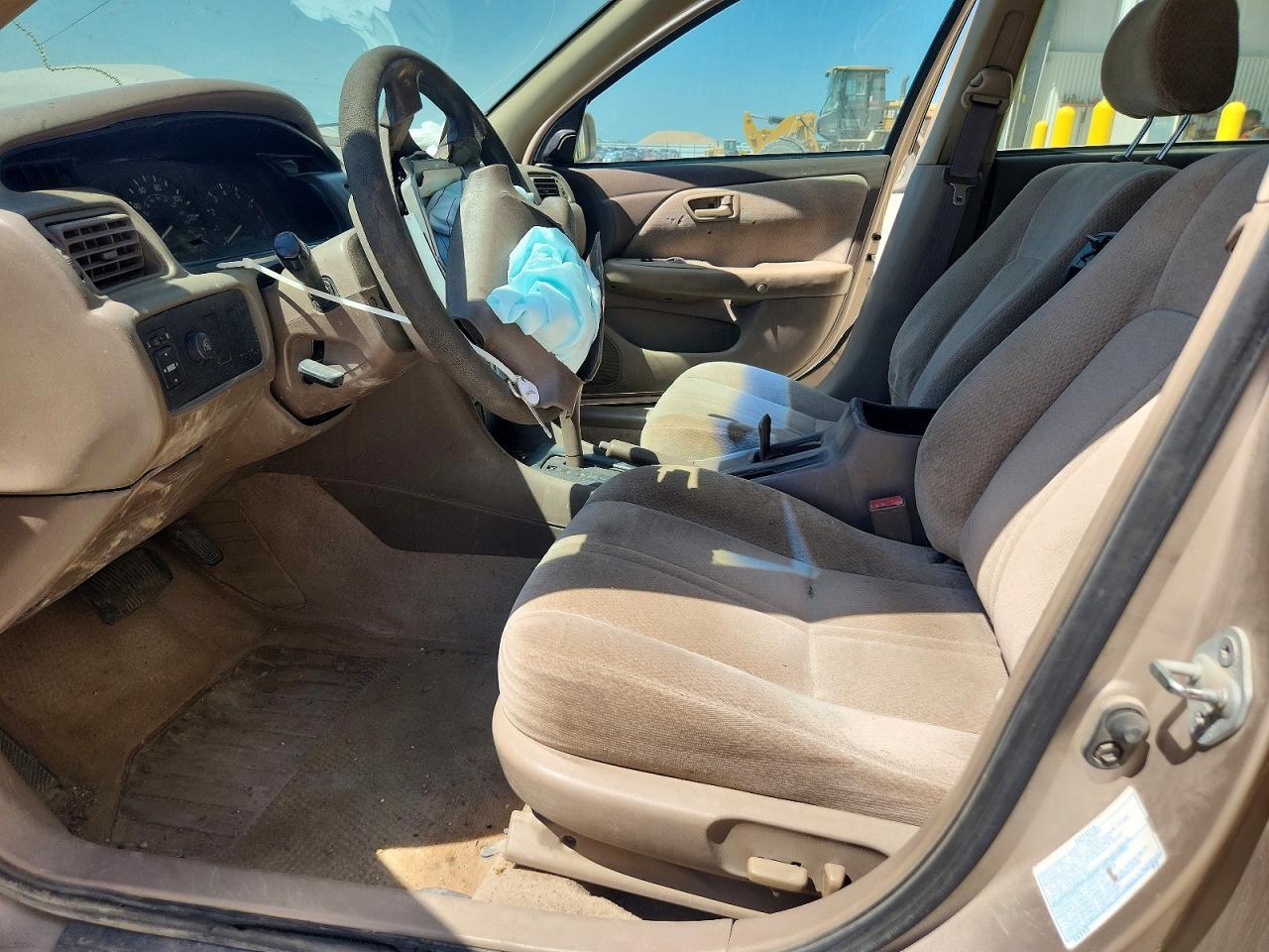 2001 Toyota Camry Ce - Фото 7