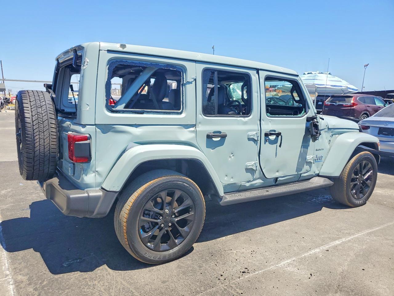 2023 Jeep Wrangler Sahara 4Xe - Фото 3