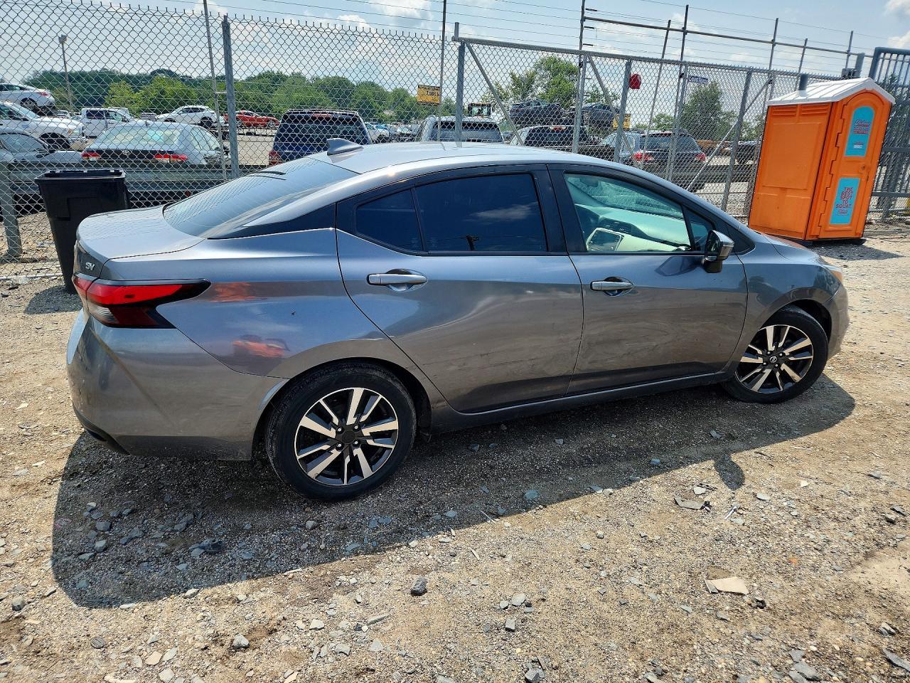 2021 Nissan Versa Sv - Image 3