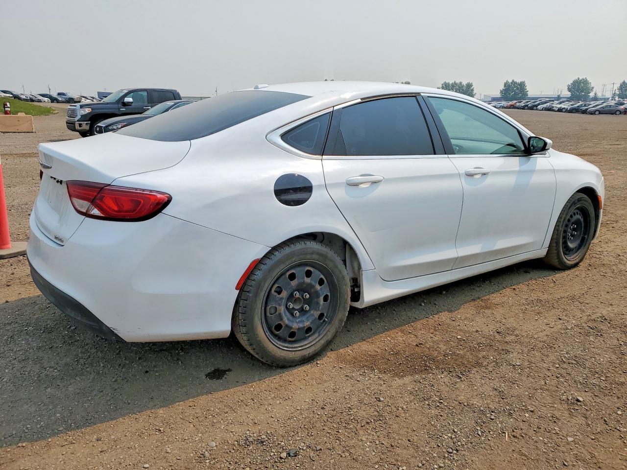 2015 Chrysler 200 Lx - Фото 3
