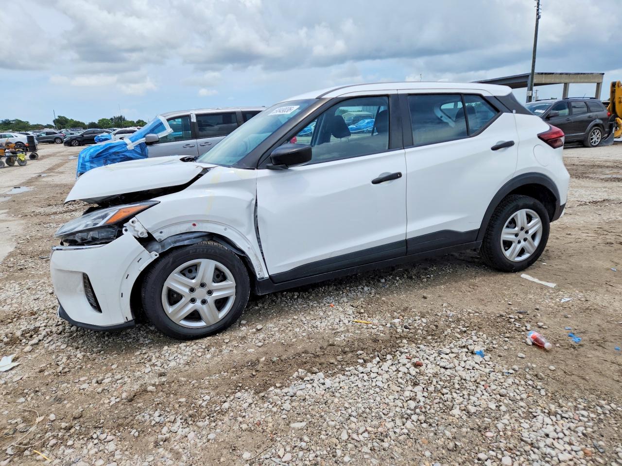 2022 Nissan Kicks S