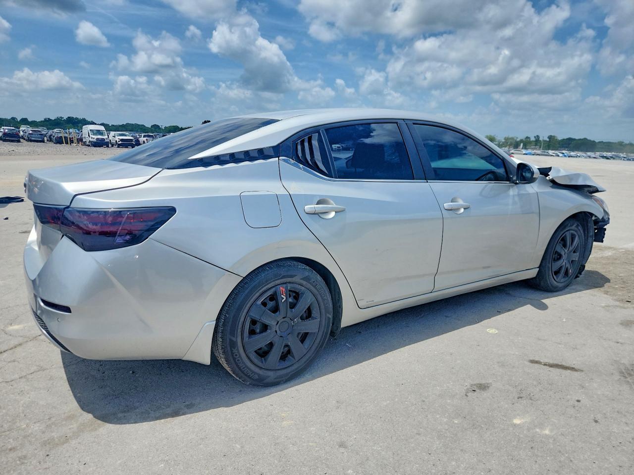 2022 Nissan Sentra S - Image 3