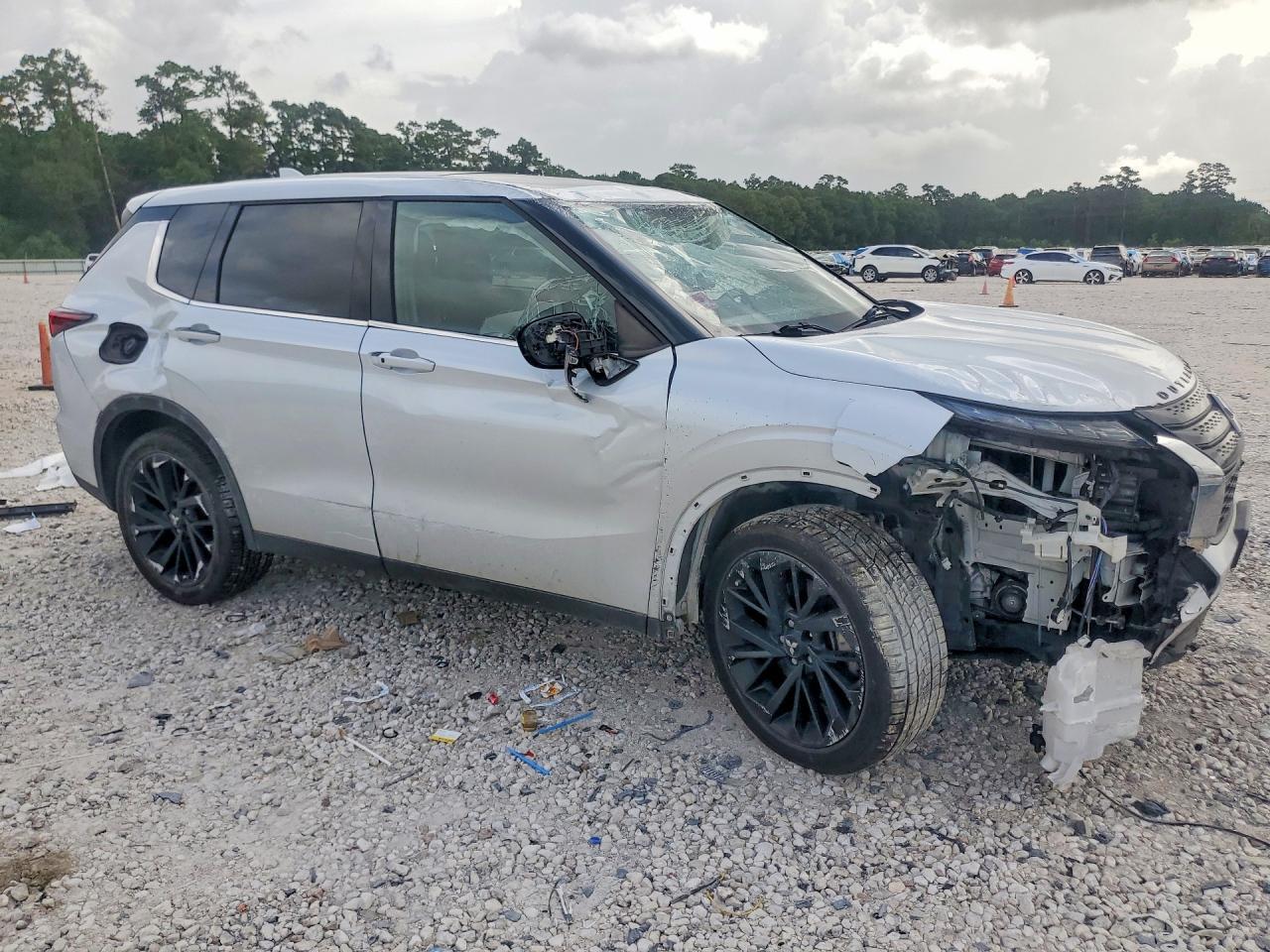 2022 Mitsubishi Outlander Se - Image 4