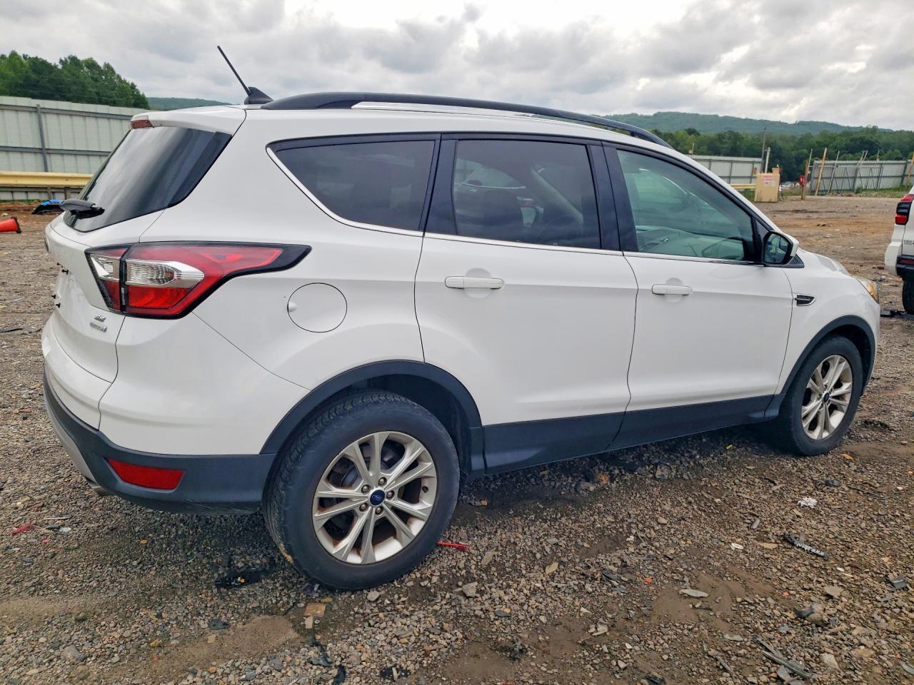 2018 Ford Escape Se - Фото 3