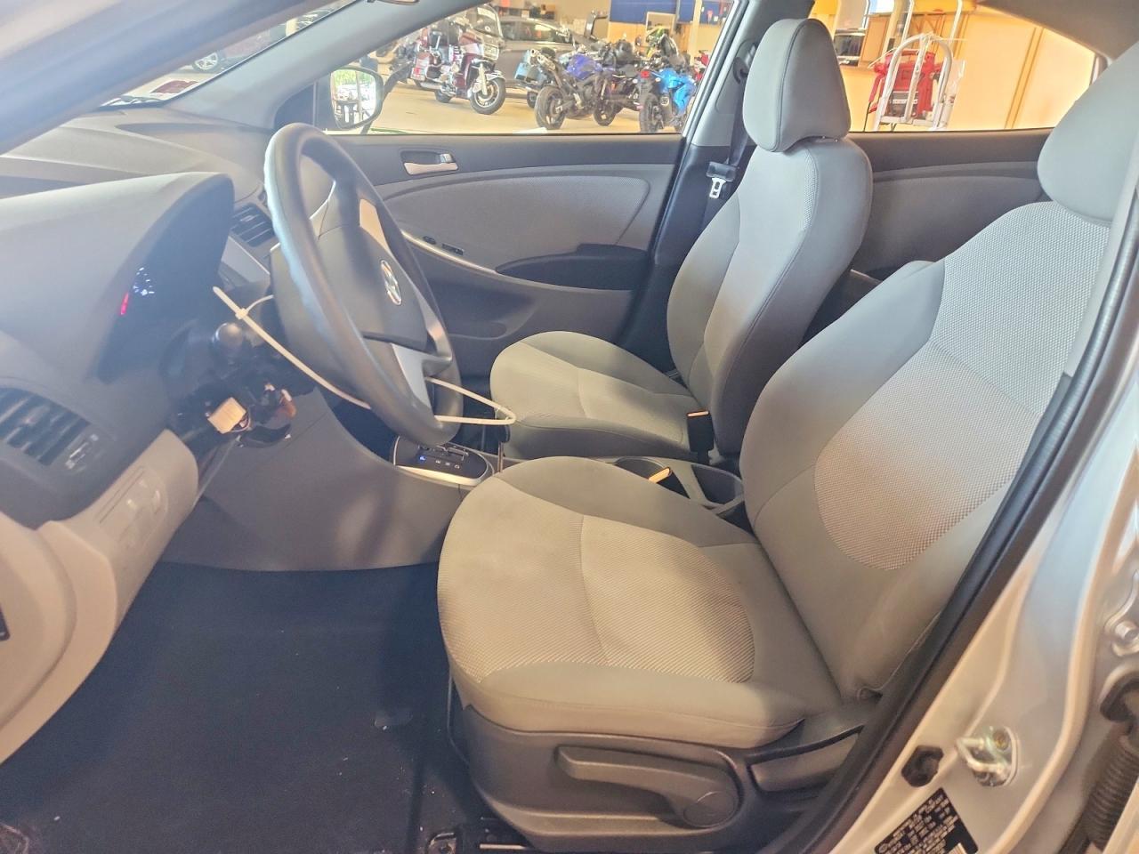 2014 Hyundai Accent Gls - Фото 7