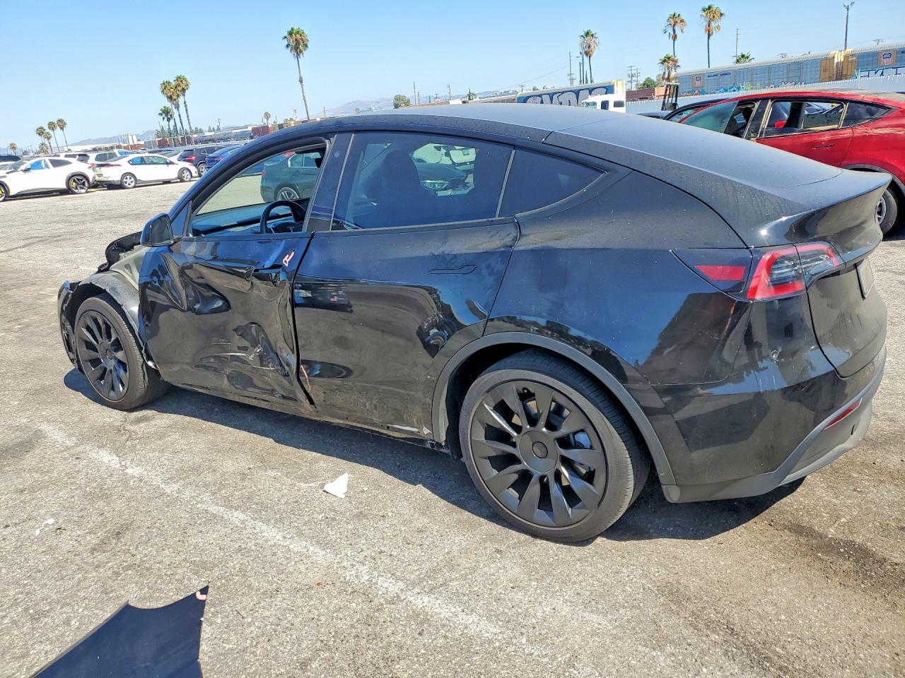 2023 Tesla Model Y - Фото 2