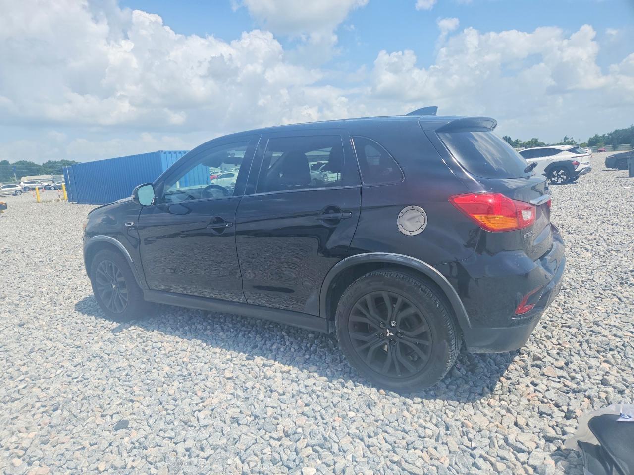 2018 Mitsubishi Outlander Sport Es - Фото 2