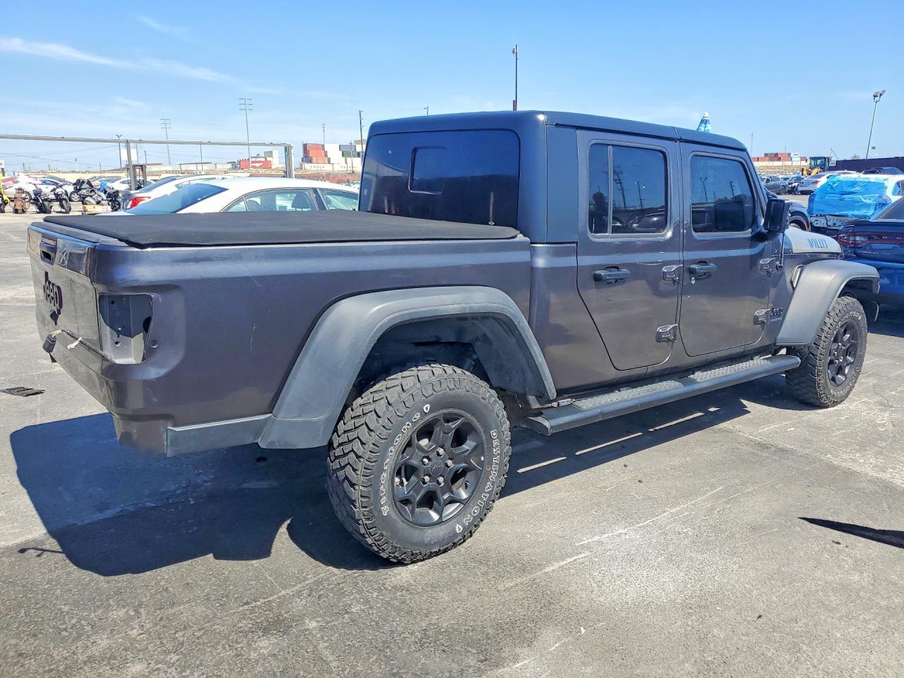 2020 Jeep Gladiator Sport - Фото 3