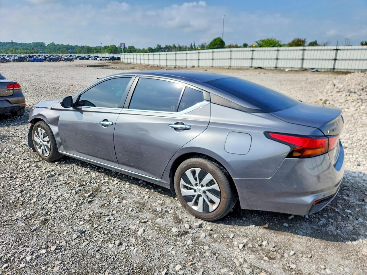 2023 Nissan Altima S - Image 2