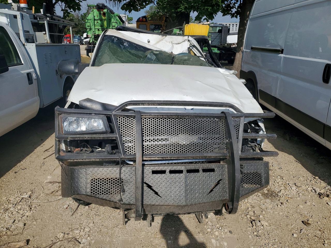 2005 Chevrolet Silverado K2500 Heavy Duty - Image 5