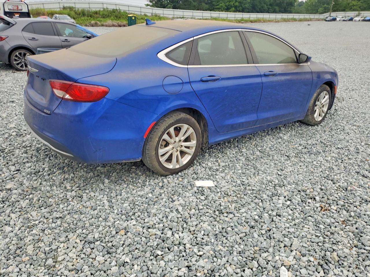 2016 Chrysler 200 Limited - Фото 3
