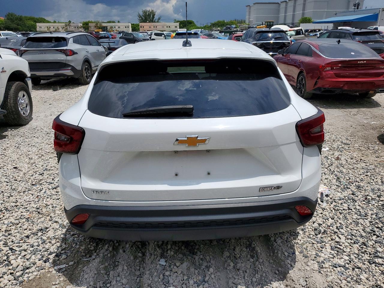 2024 Chevrolet Trax Ls - Фото 6