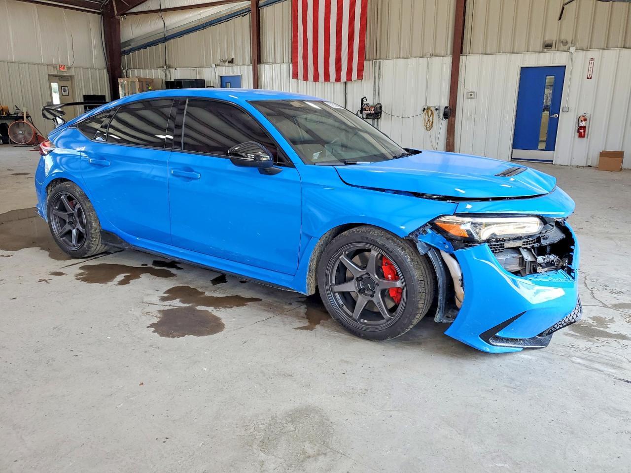 2025 Honda Civic Type-R - Image 4