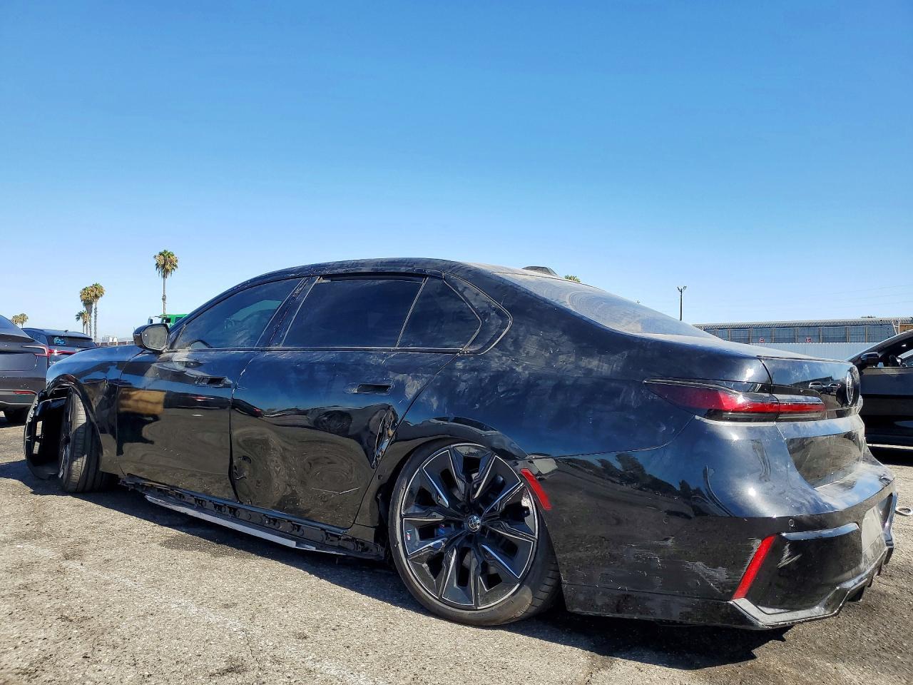 2025 BMW I7 Edrive50 - Image 2