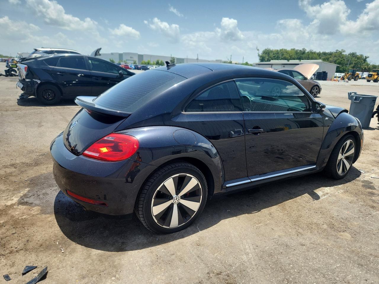 2014 Volkswagen Beetle Turbo - Фото 3