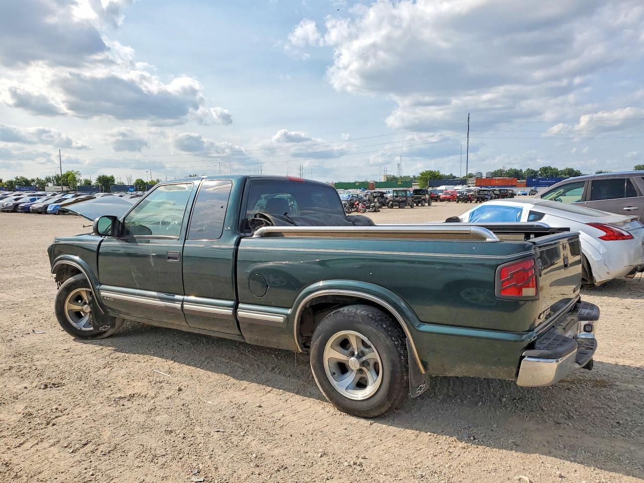 2002 Chevrolet S Truck S10 - Image 2