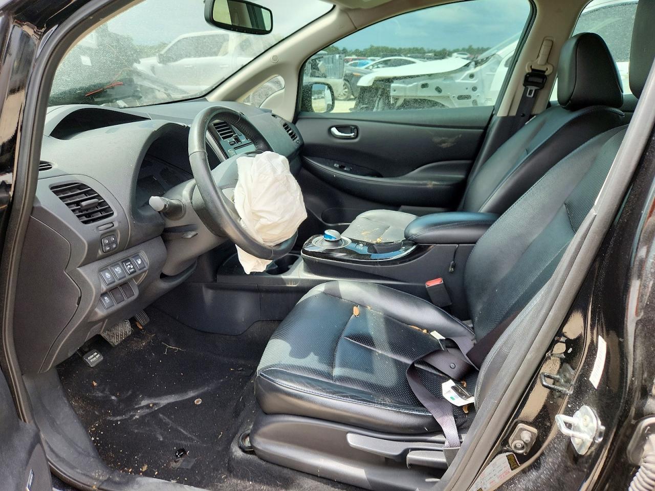 2015 Nissan Leaf S - Фото 7