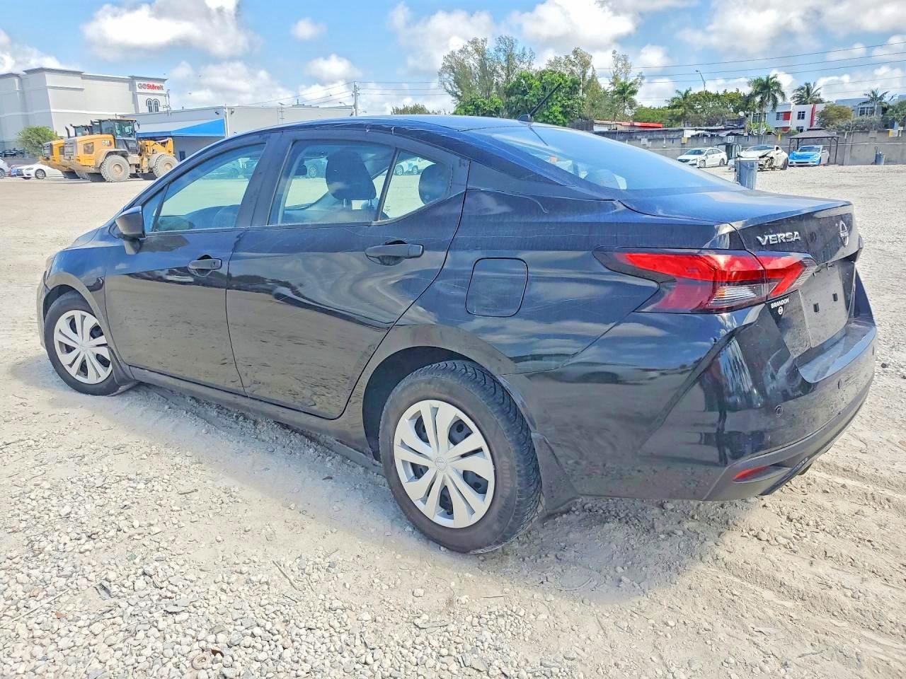2023 Nissan Versa S - Фото 2