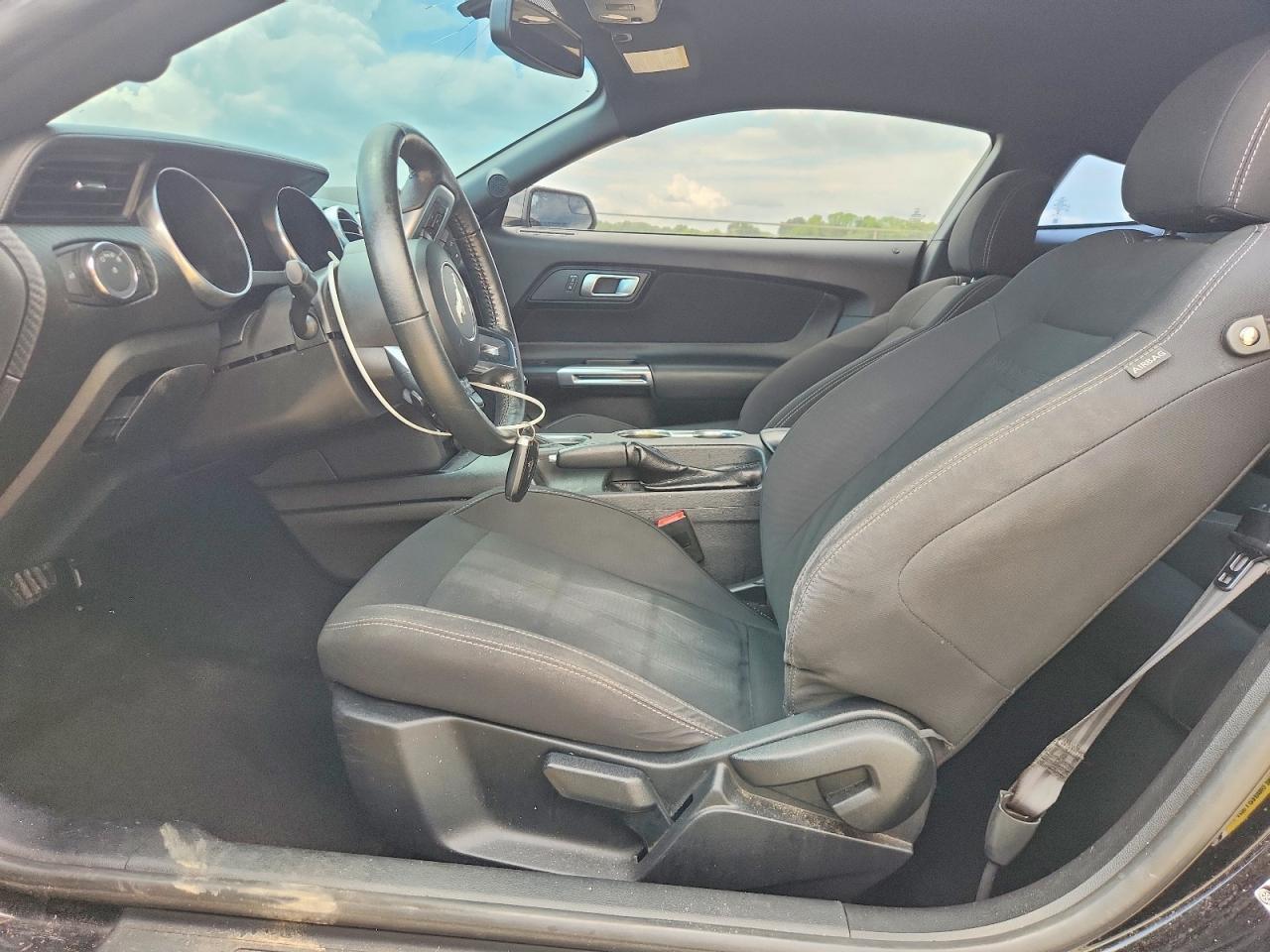2019 Ford Mustang - Image 7