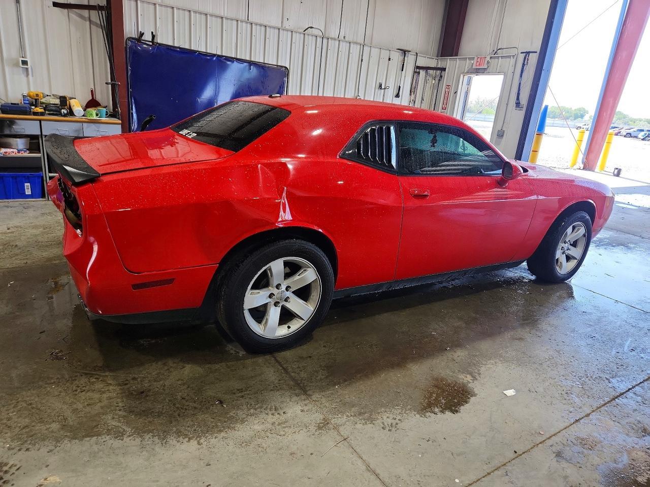 2014 Dodge Challenger Sxt - Image 3