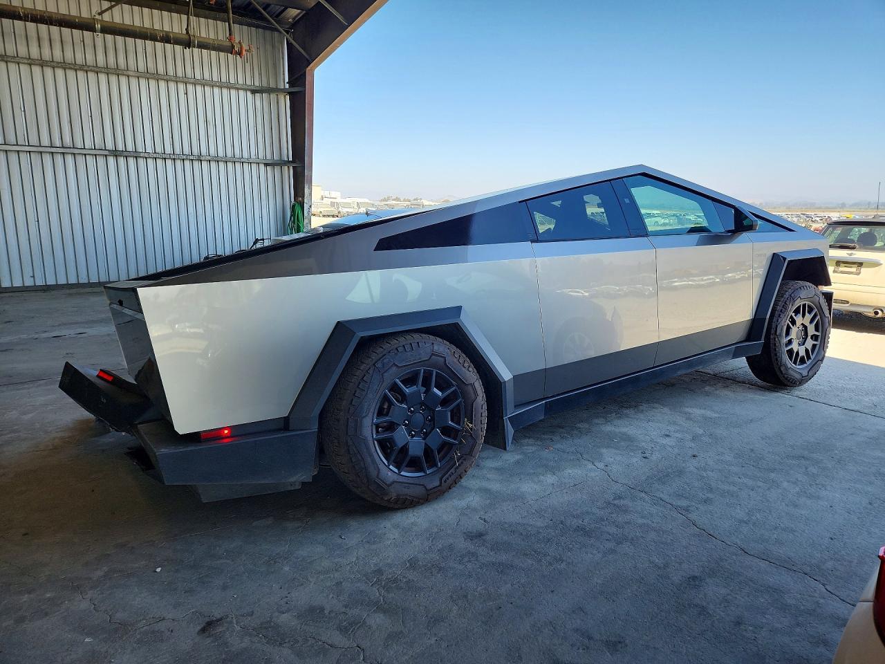 2024 Tesla Cybertruck - Image 3