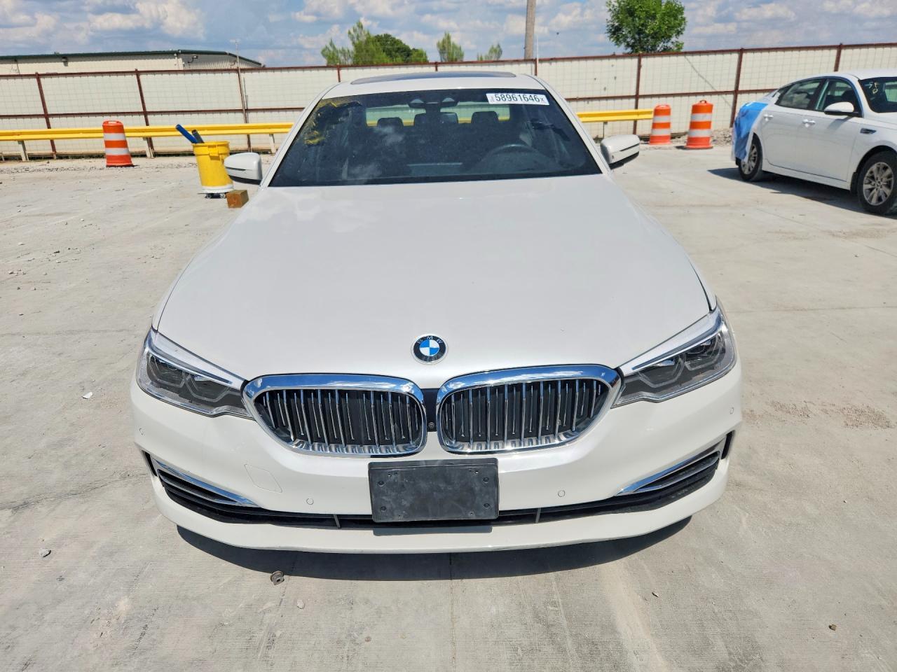 2019 BMW 540 I - Image 5