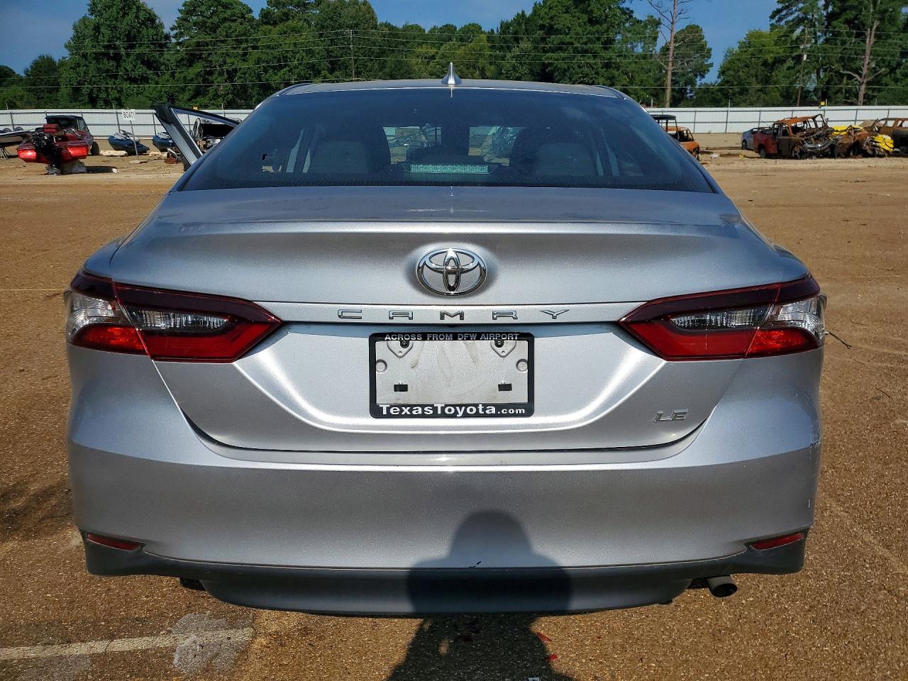 2023 Toyota Camry Le - Image 6