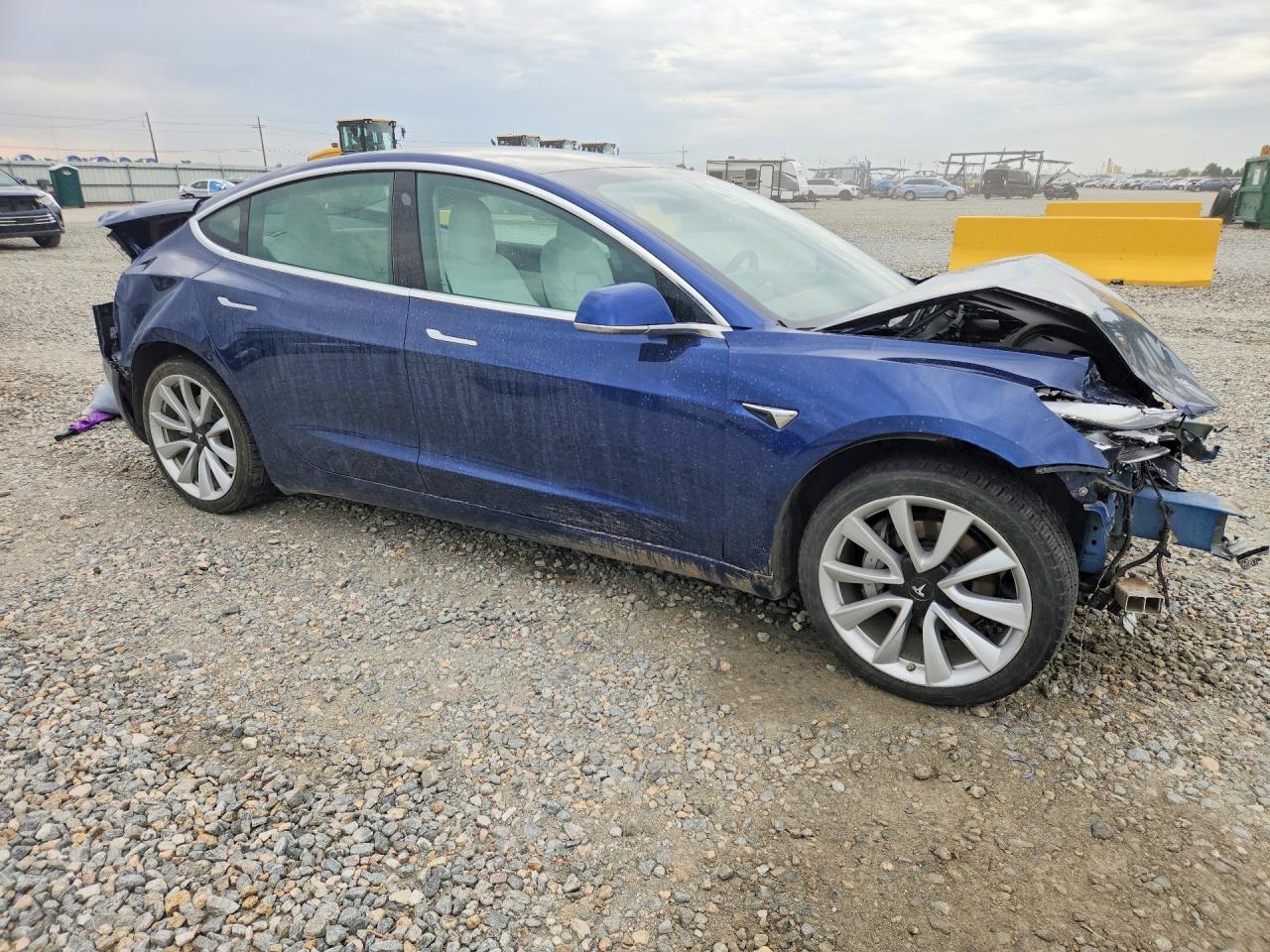 2020 Tesla Model 3 - Фото 4