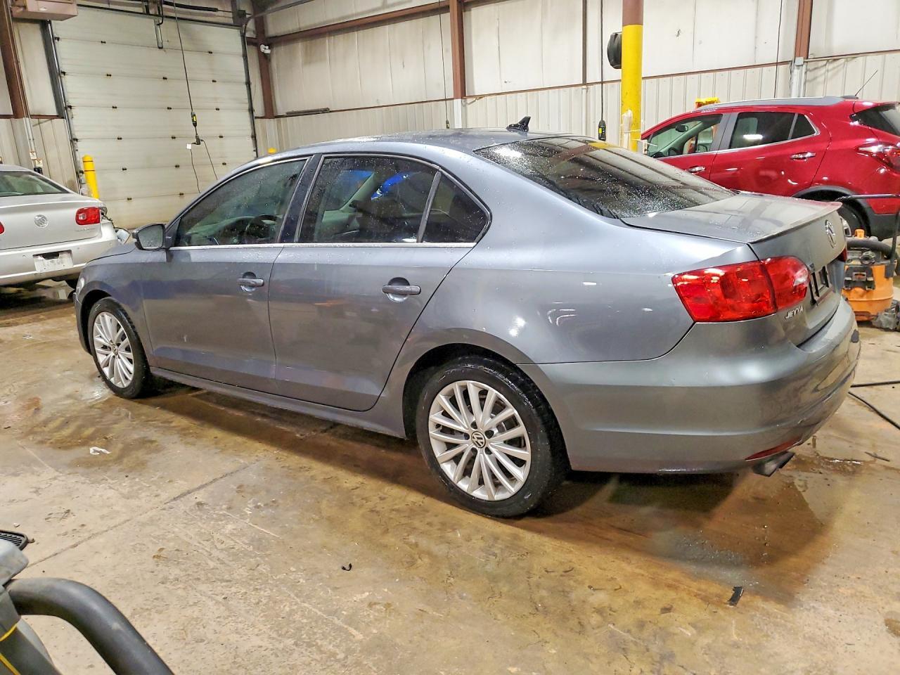 2014 Volkswagen Jetta Sel - Image 2
