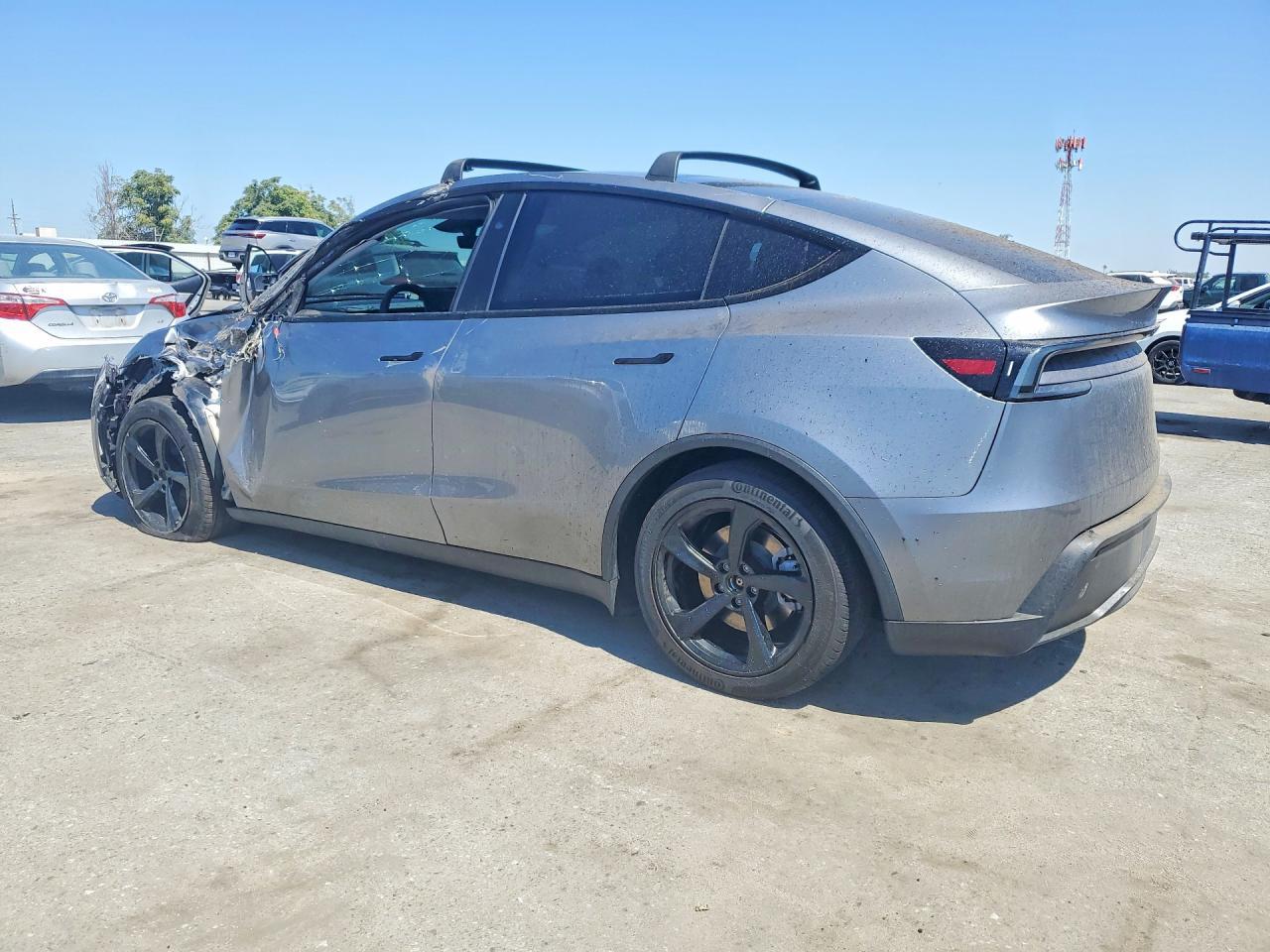 2026 Tesla Model Y - Фото 2