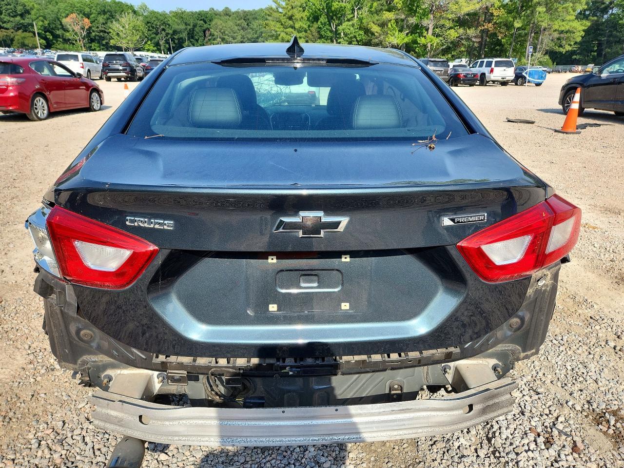 2018 Chevrolet Cruze Premier - Image 6