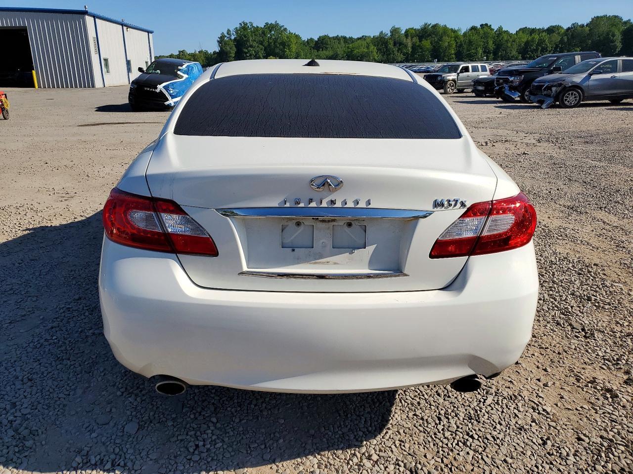 2011 Infiniti M37 X - Фото 6