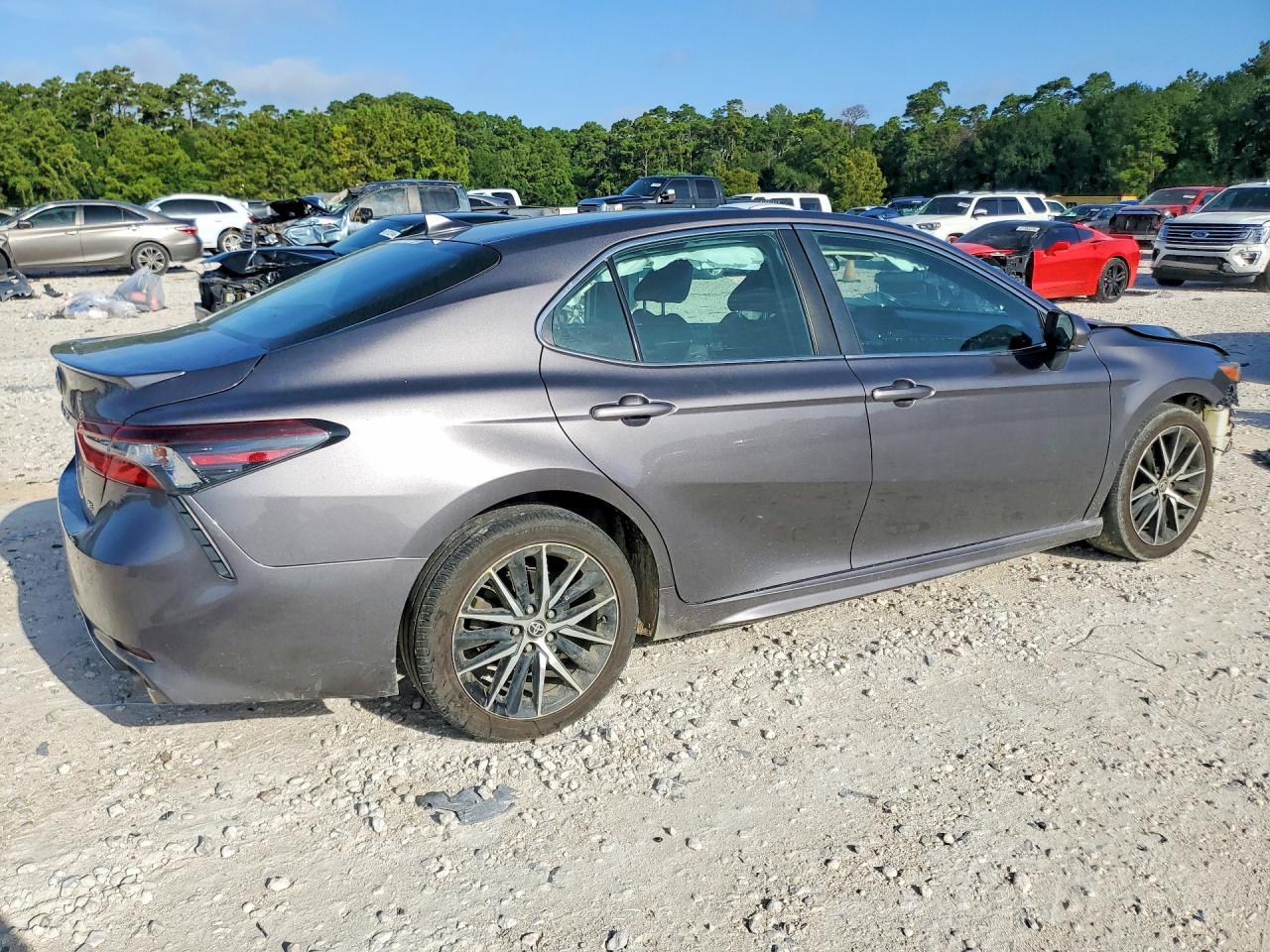 2023 Toyota Camry Se - Image 3