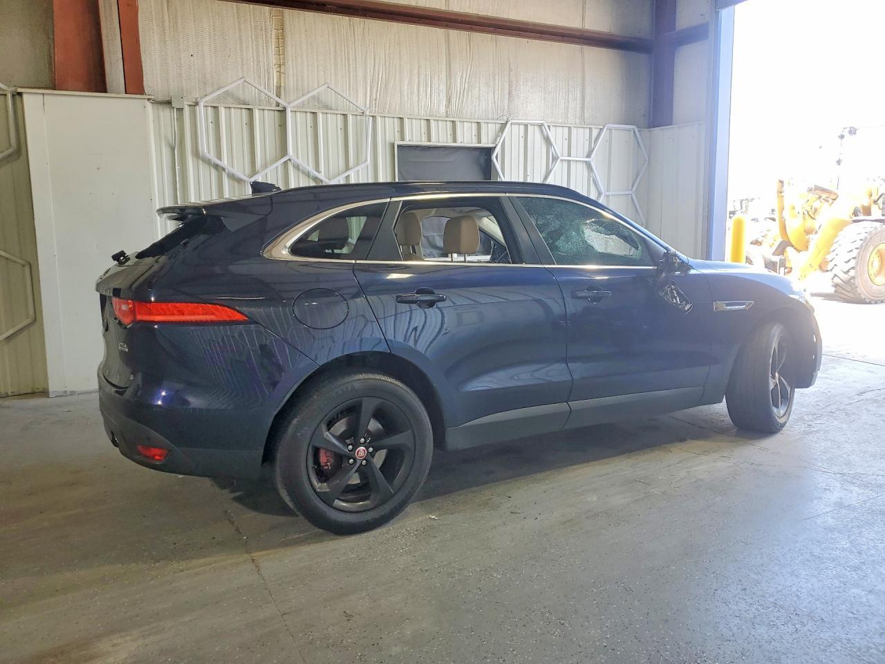 2019 Jaguar F-Pace Premium - Image 3