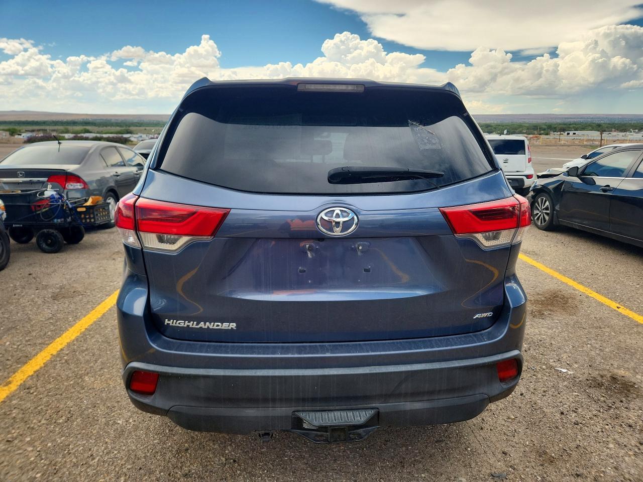 2019 Toyota Highlander Le - Фото 6