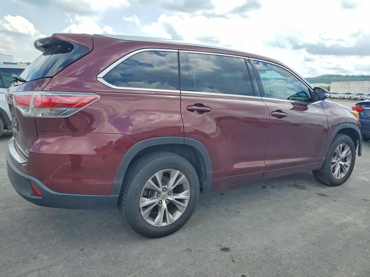 2015 Toyota Highlander Xle - Фото 3