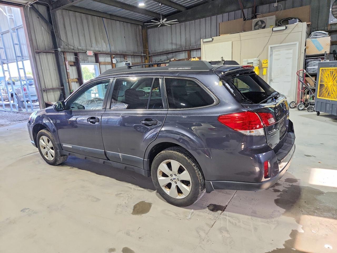 2012 Subaru Outback 2.5I Limited - Image 2