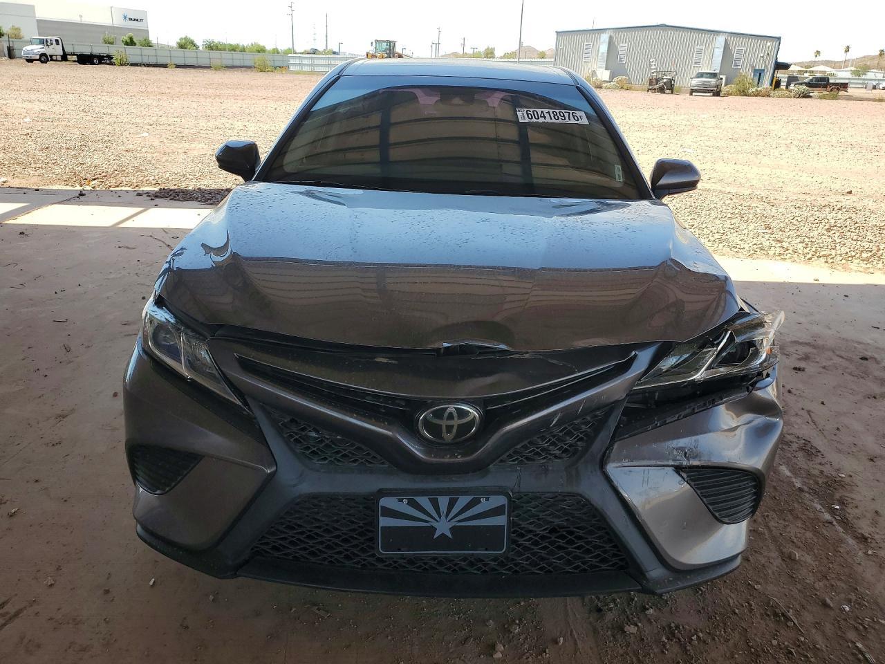 2018 Toyota Camry Se - Фото 5