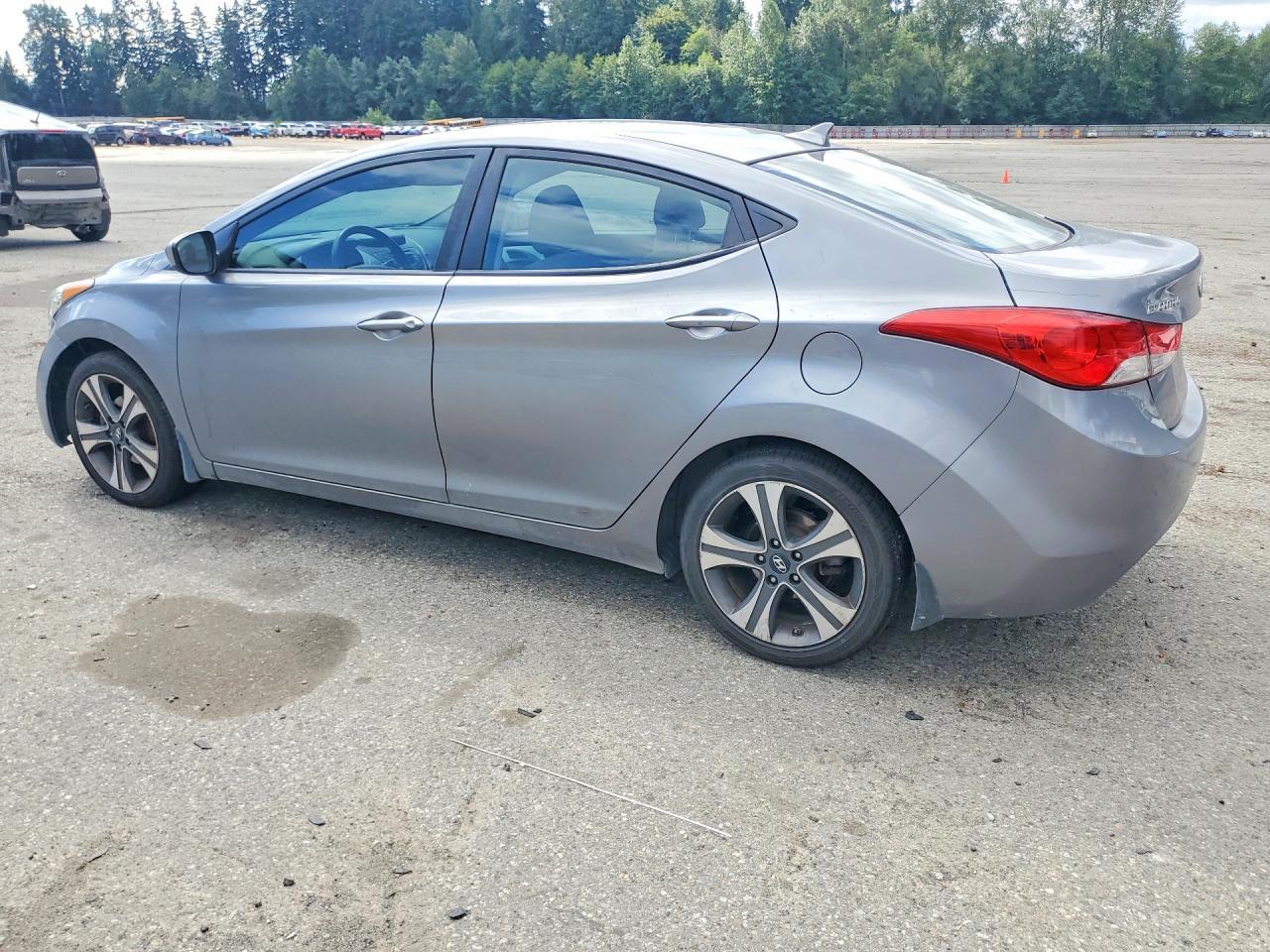2013 Hyundai Elantra Gls - Image 2