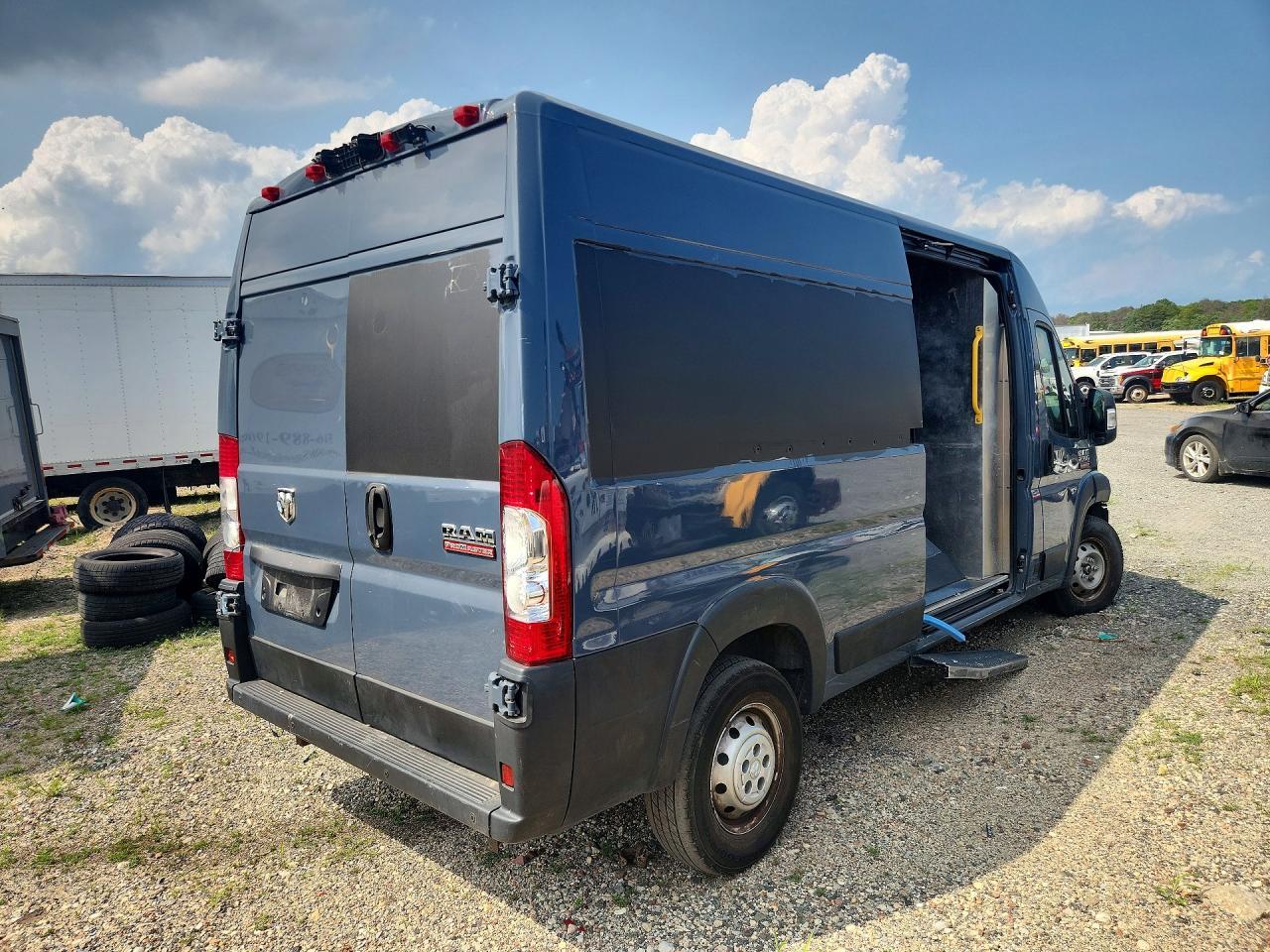2019 Ram Promaster 2500 Delivery Van - Фото 3