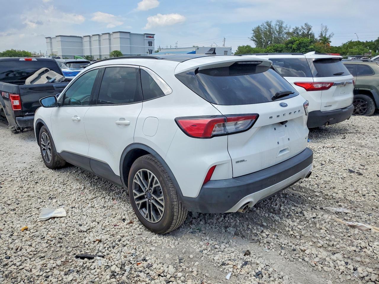 2020 Ford Escape Sel - Фото 2