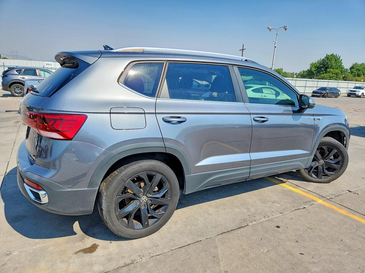 2022 Volkswagen Taos Se Iq Drive - Фото 3