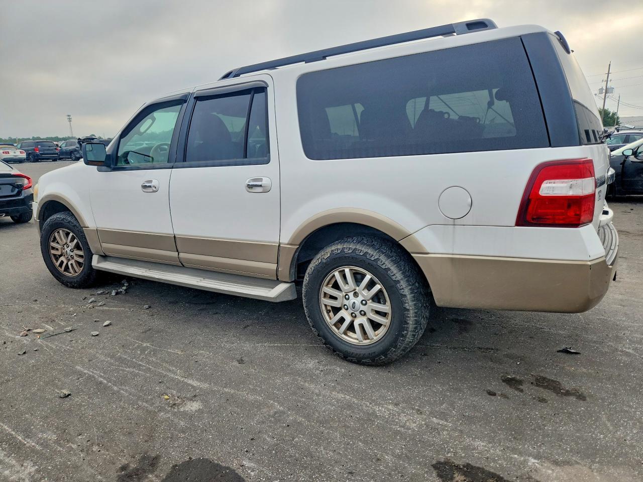 2012 Ford Expedition El Xlt - Фото 2