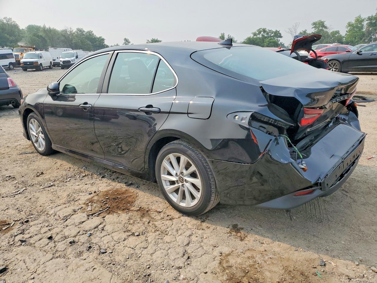 2023 Toyota Camry Le - Фото 2