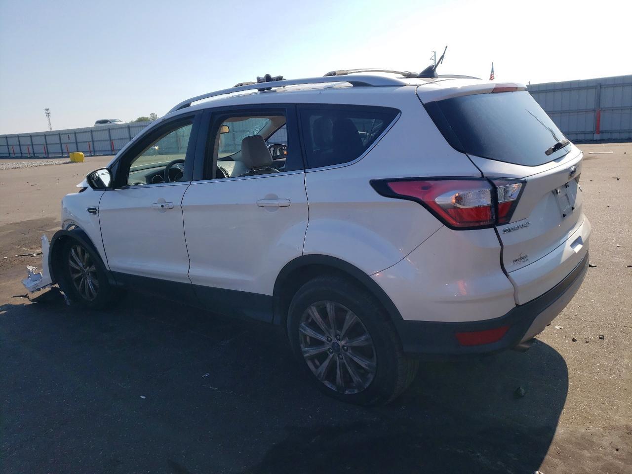 2018 Ford Escape Titanium - Фото 2