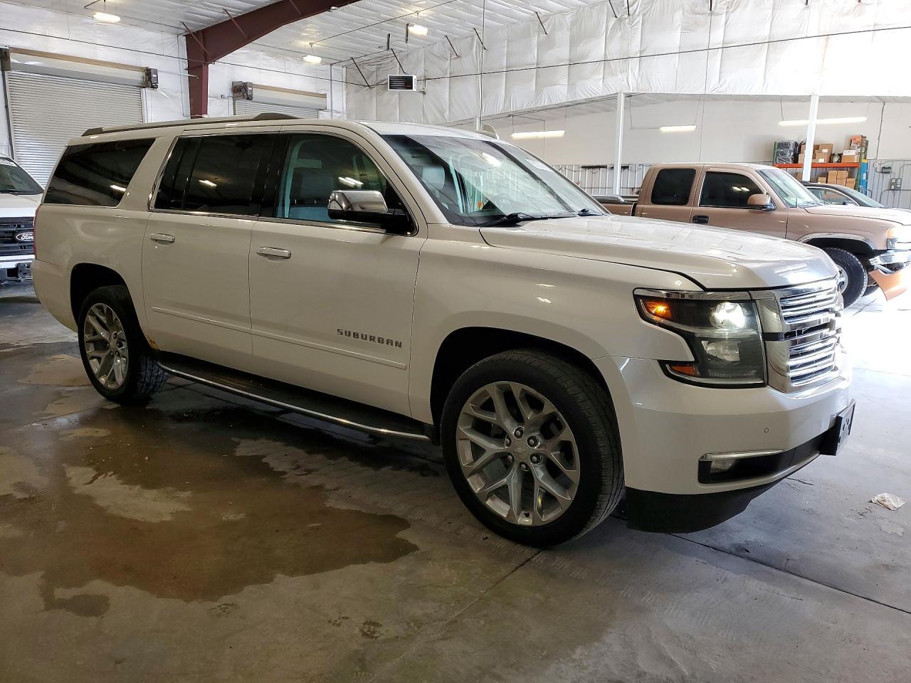 2017 Chevrolet Suburban K1500 Premier - Фото 4