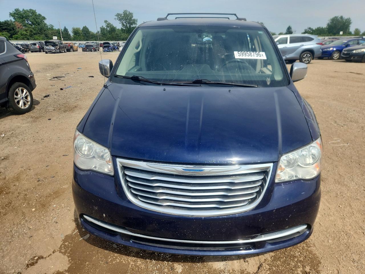 2015 Chrysler Town & Country Touring L - Фото 5